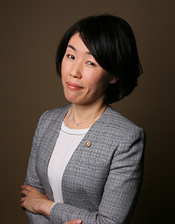 弁護士　阪口英子